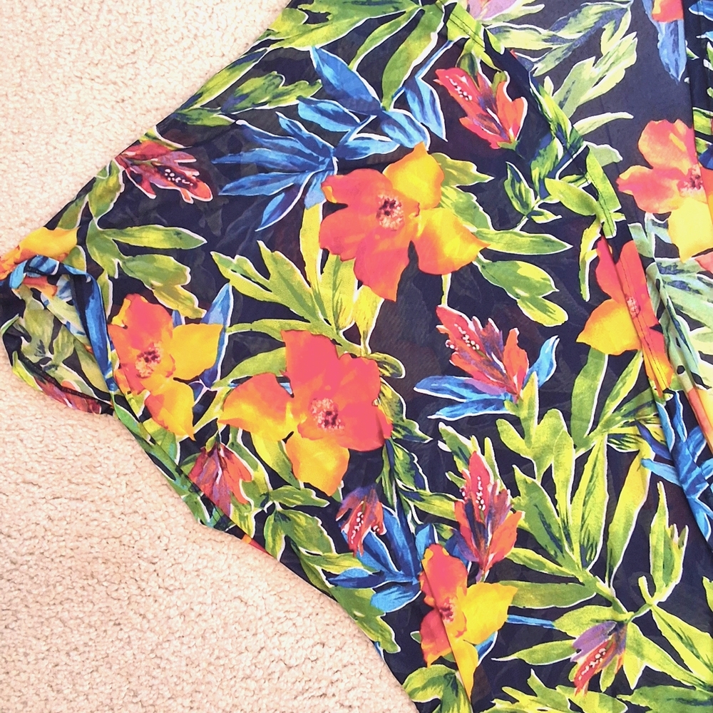 SOLD!!! Cyrus, NWT, Multicolor Floral Mesh Kimono - Picture 4 of 7